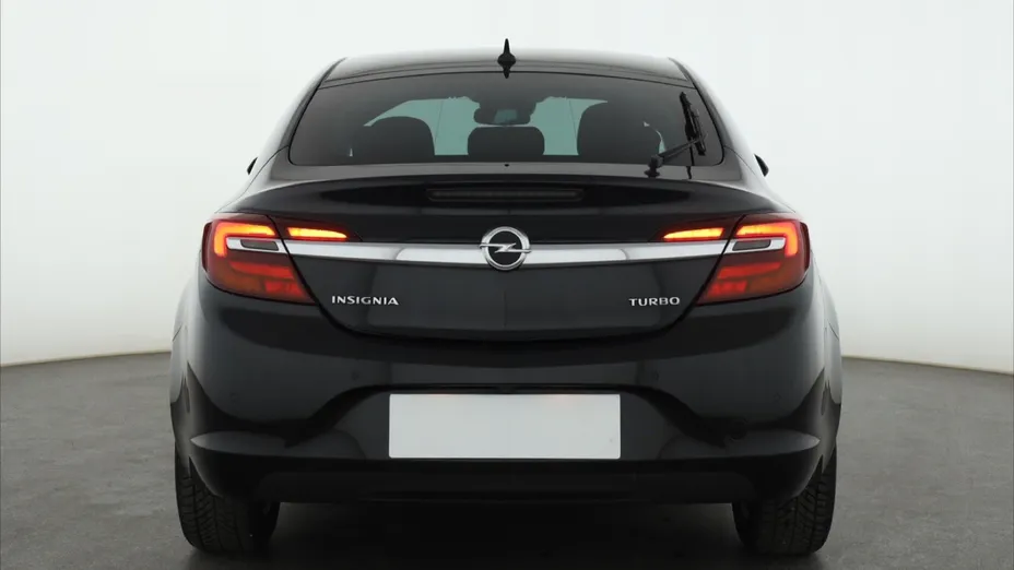 Opel Insignia -