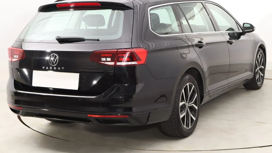 VW Passat -