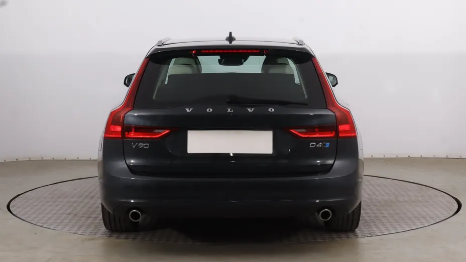Volvo V90 -
