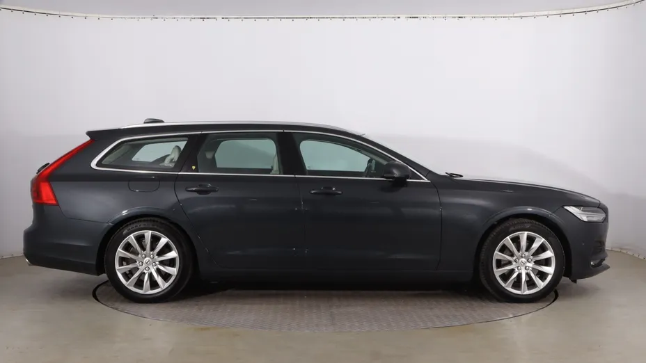 Volvo V90 -