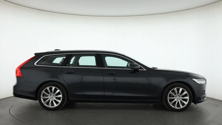 Volvo V90 -