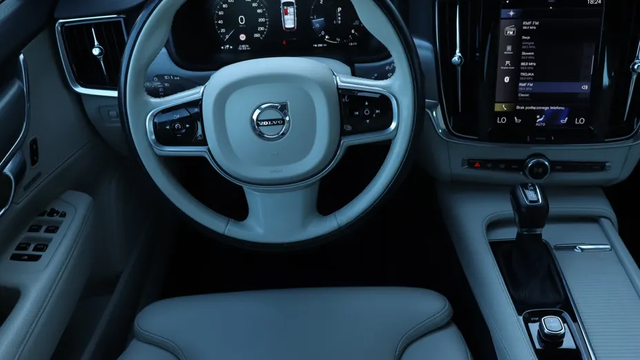 Volvo V90 -
