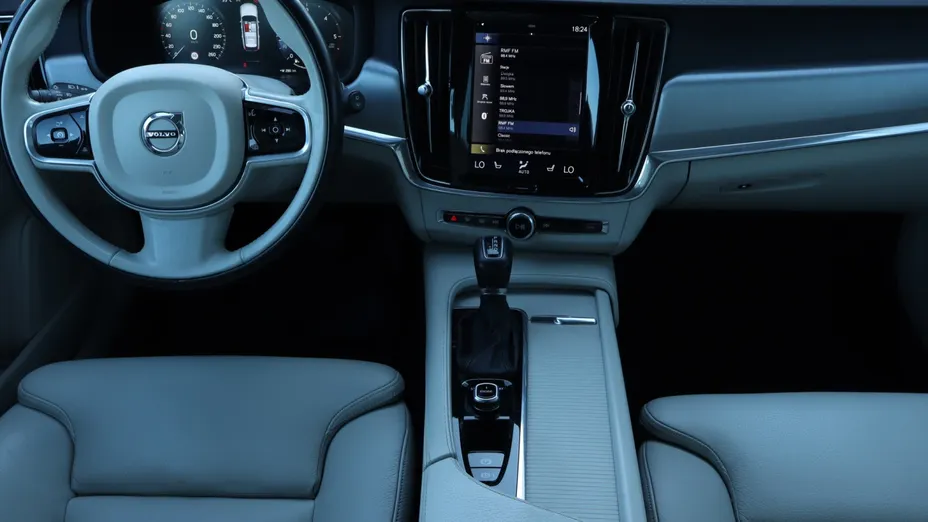 Volvo V90 -