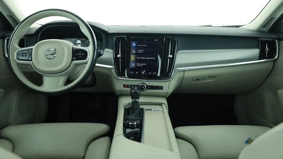 Volvo V90 -
