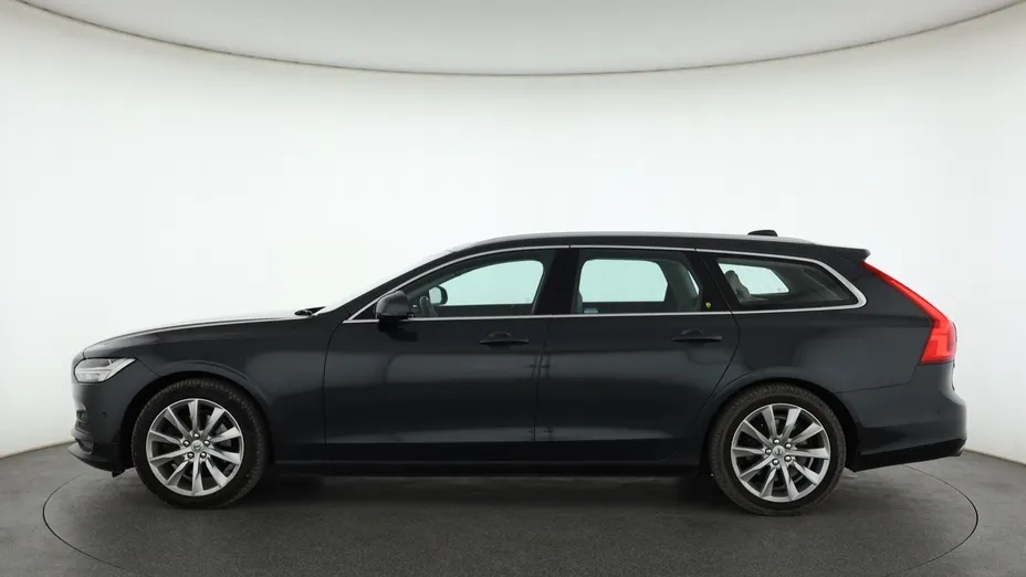 Volvo V90 -