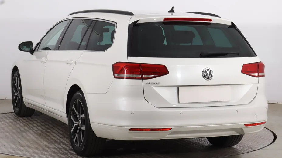 VW Passat -