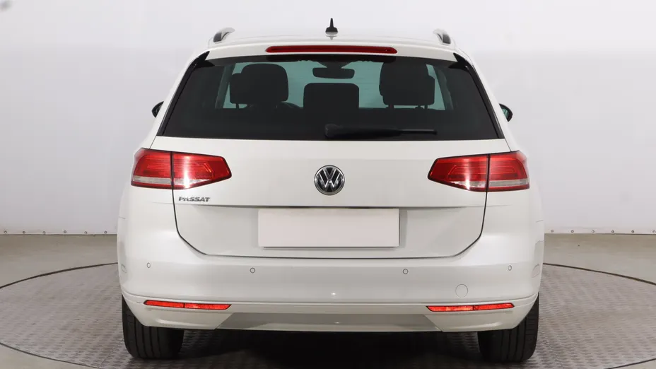 VW Passat -