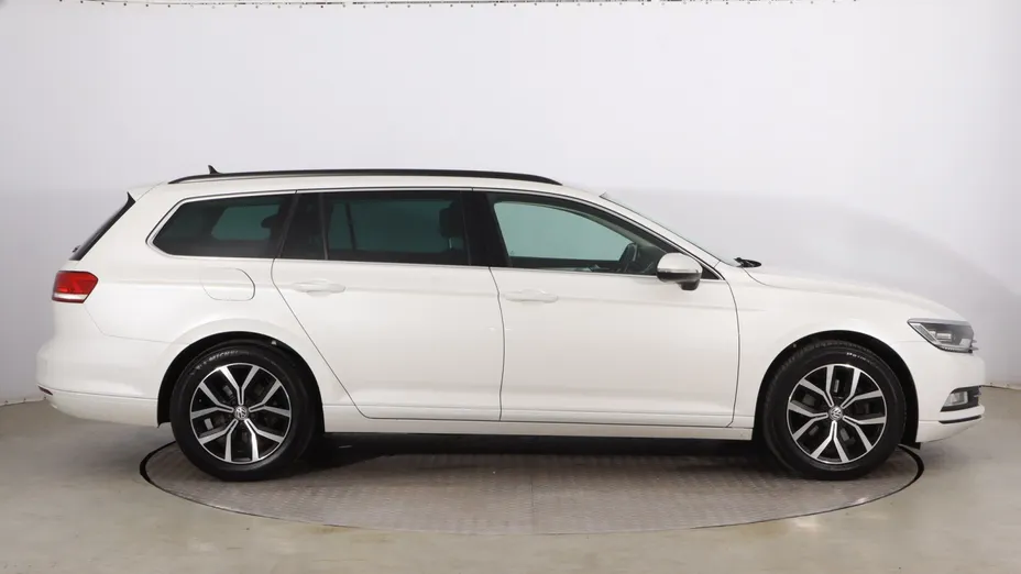 VW Passat -