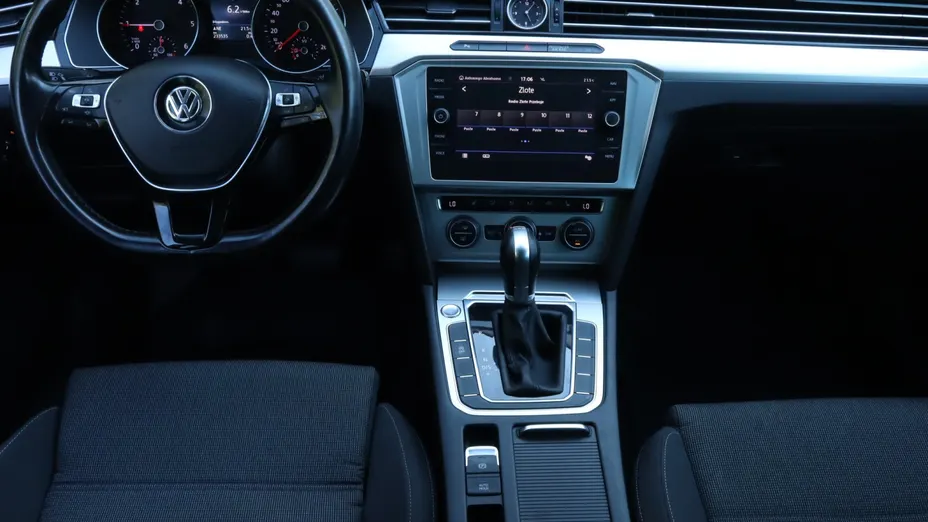 VW Passat -