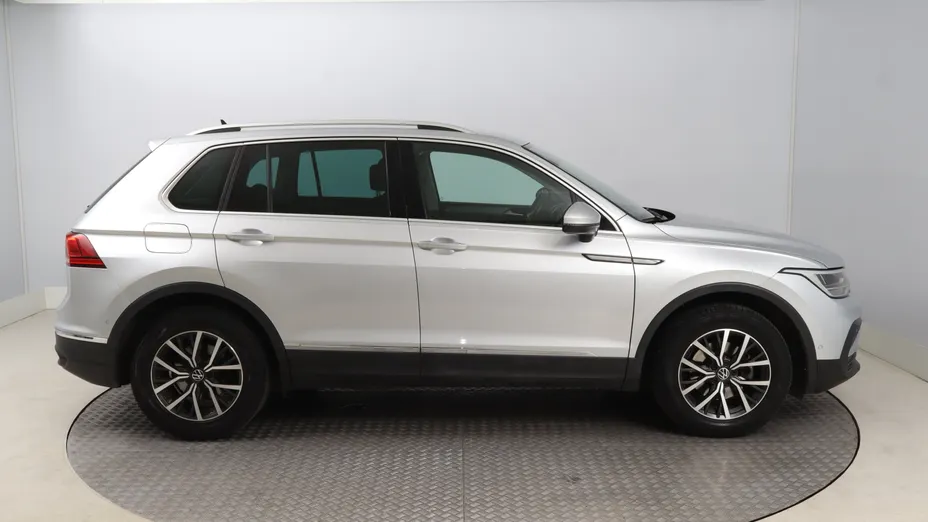 VW Tiguan -