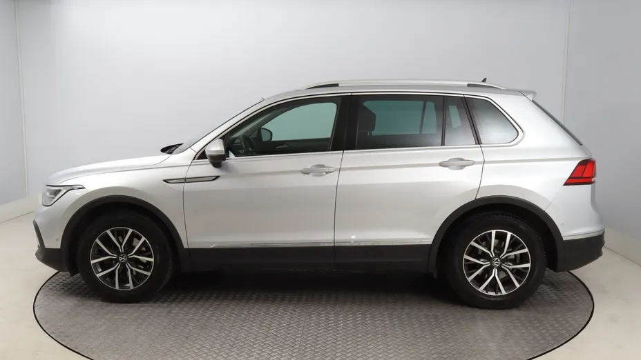 VW Tiguan -