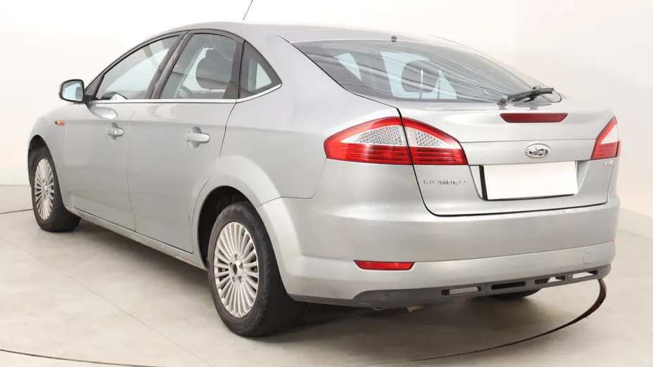 Ford Mondeo -