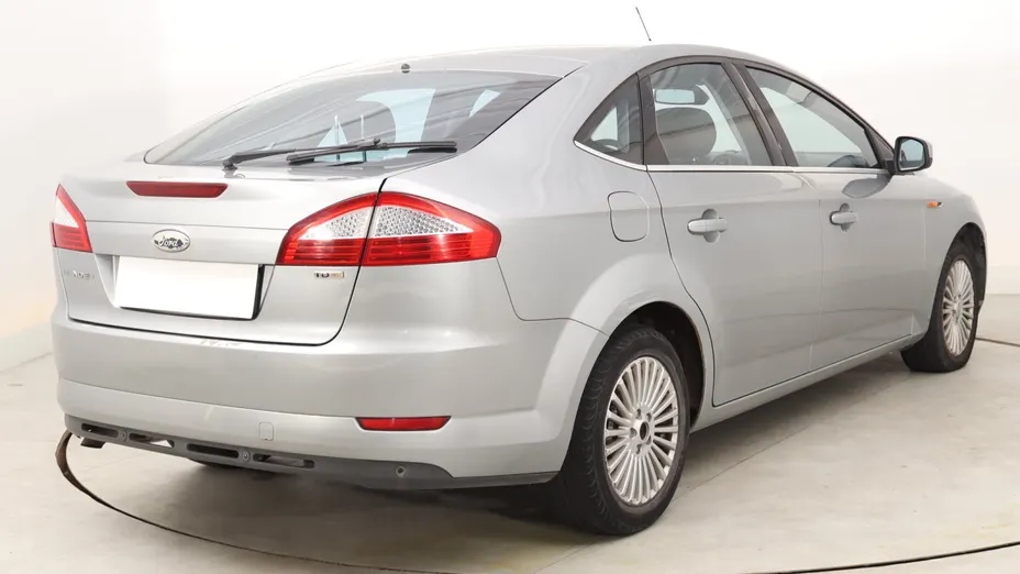 Ford Mondeo -