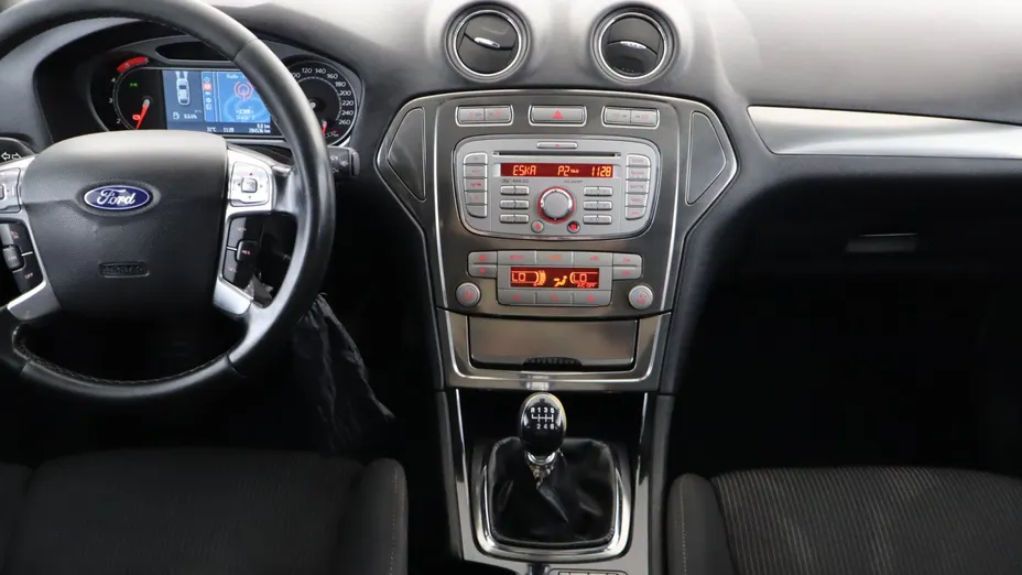 Ford Mondeo -