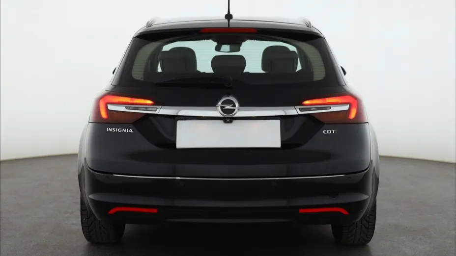 Opel Insignia -