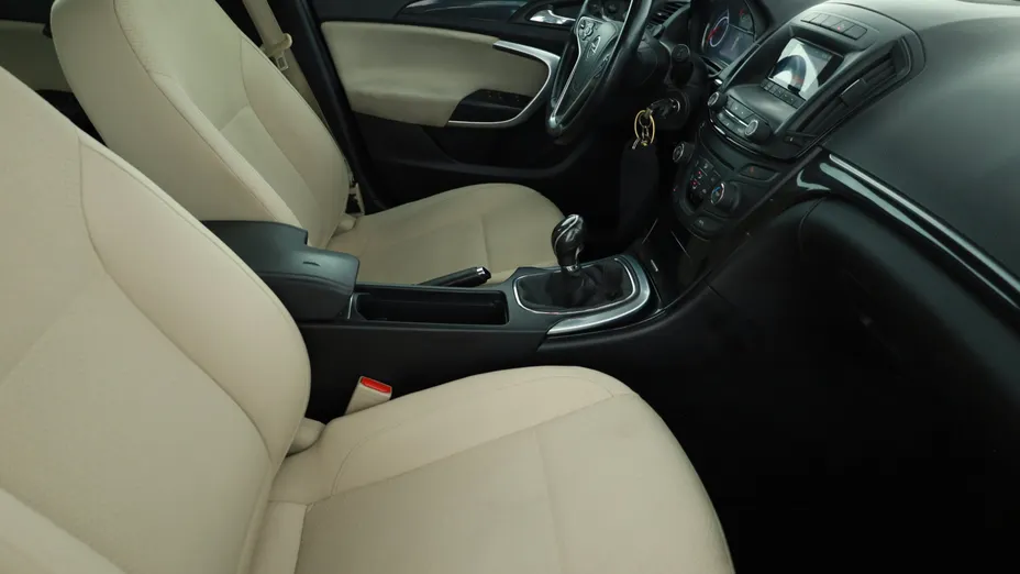 Opel Insignia -
