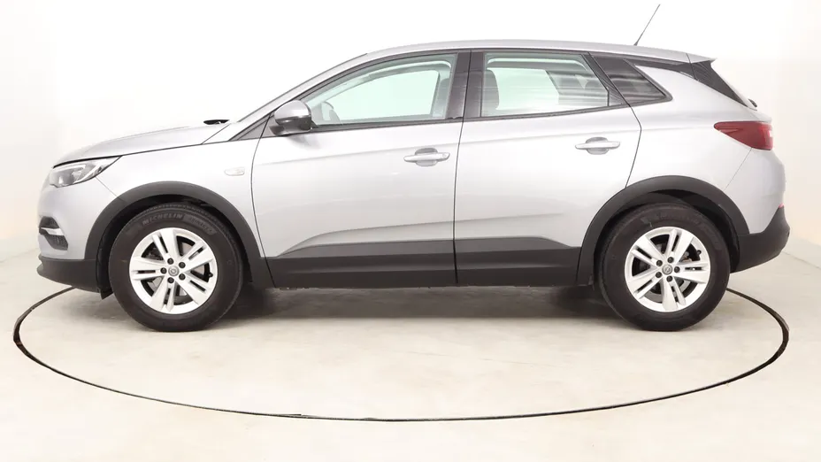 Opel Grandland -