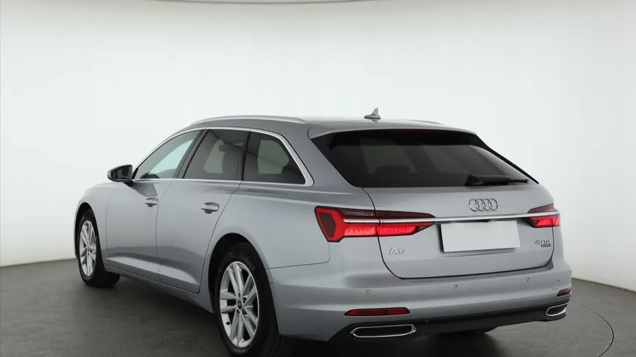 Audi A6 -