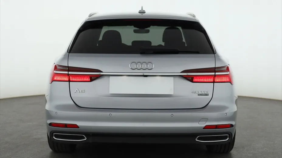 Audi A6 -