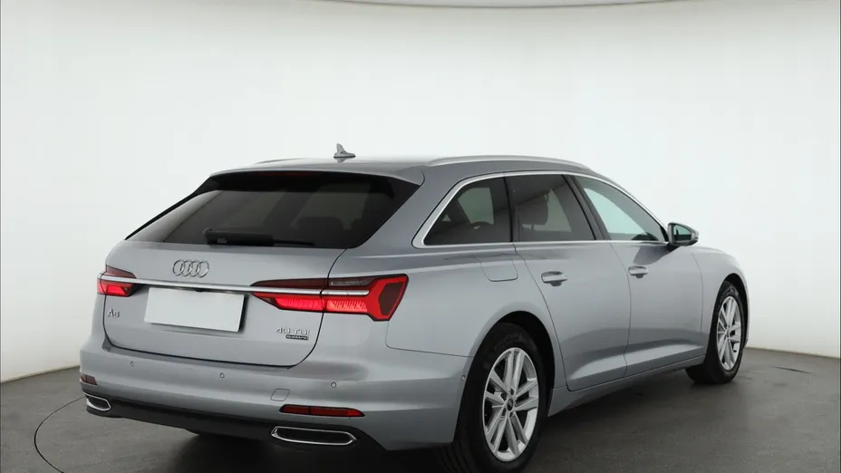 Audi A6 -