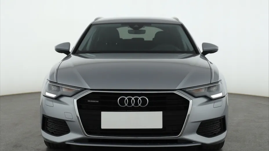 Audi A6 -