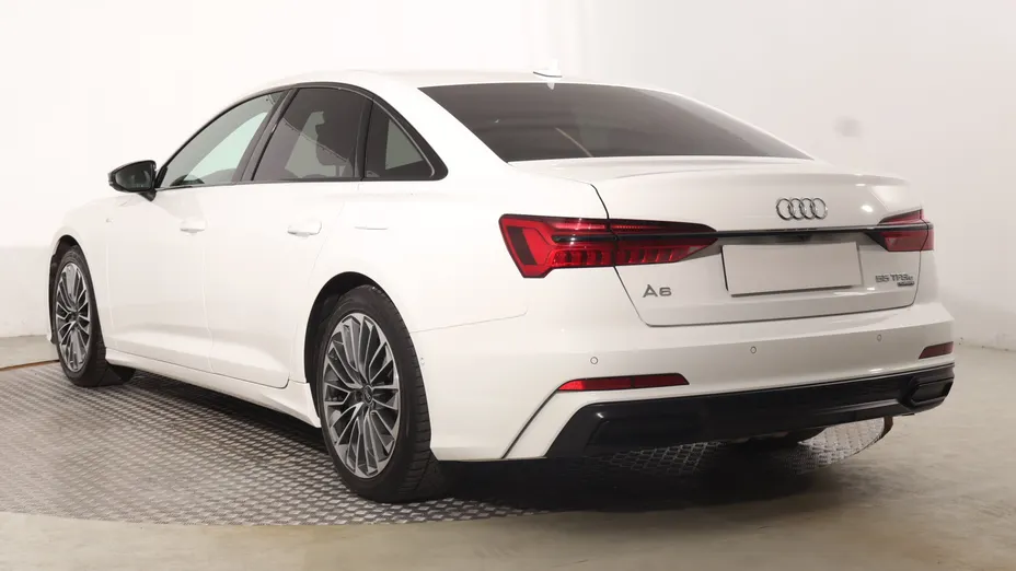Audi A6 -