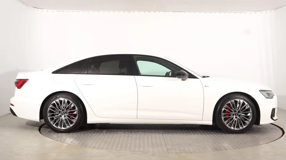 Audi A6 -