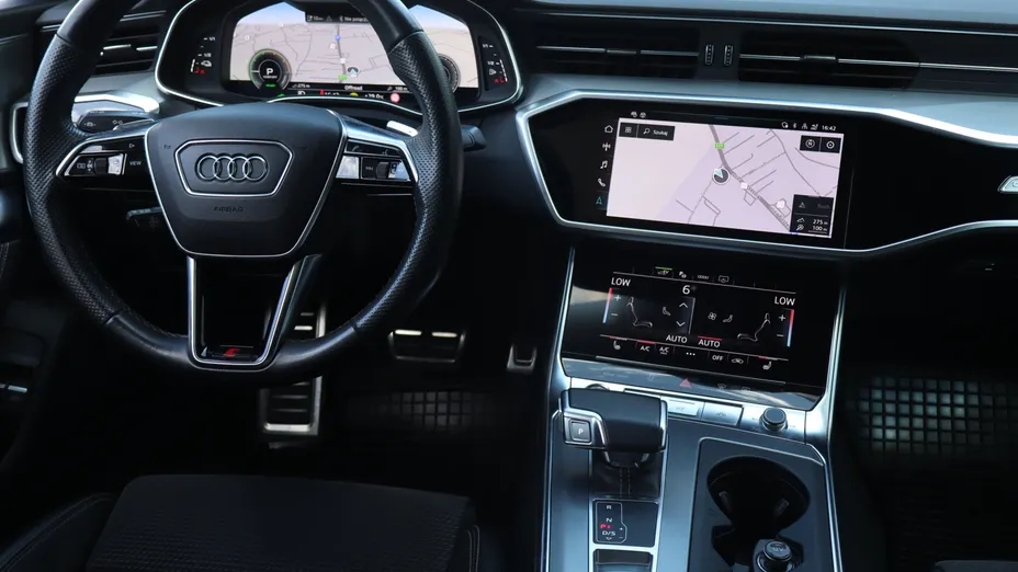 Audi A6 -