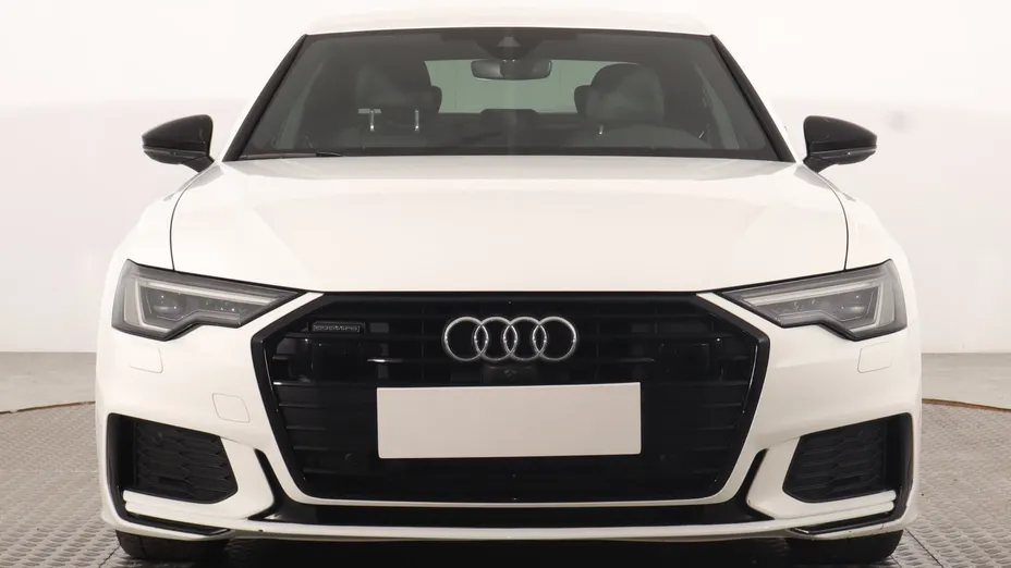 Audi A6 -