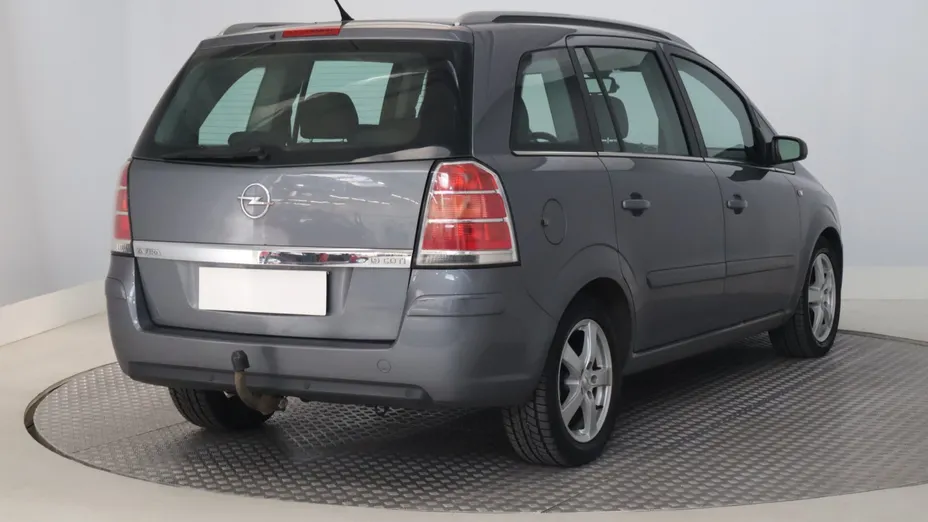 Opel Zafira -