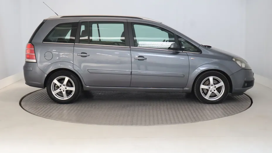 Opel Zafira -