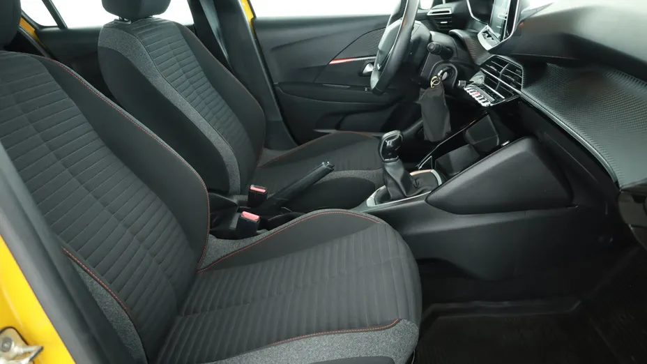 Peugeot 208 -