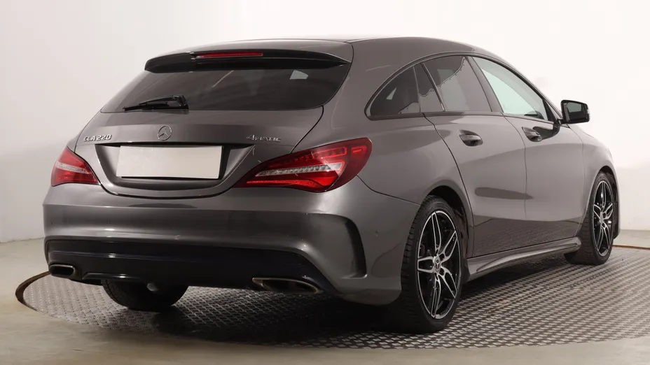 Mercedes CLA -