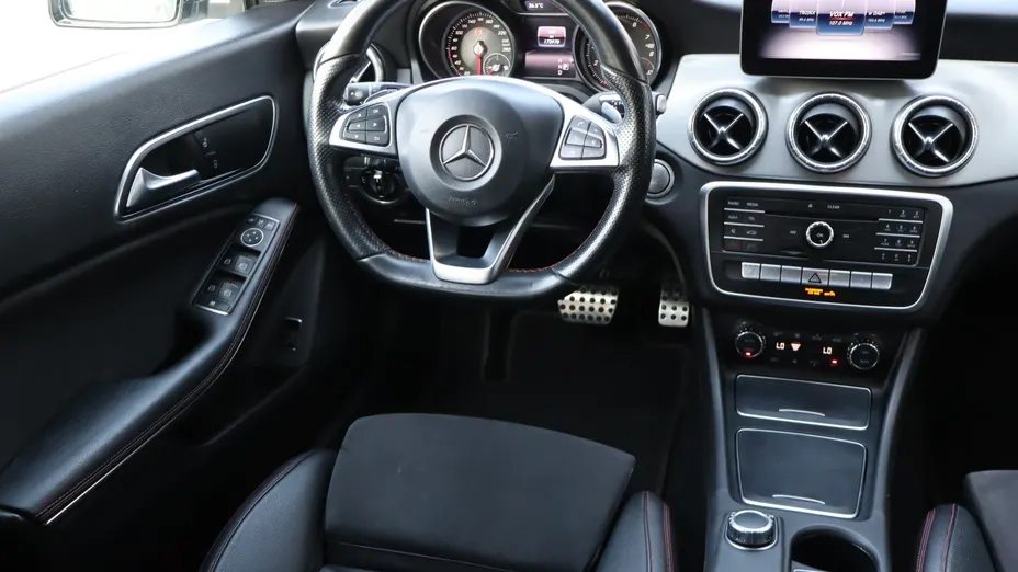 Mercedes CLA -