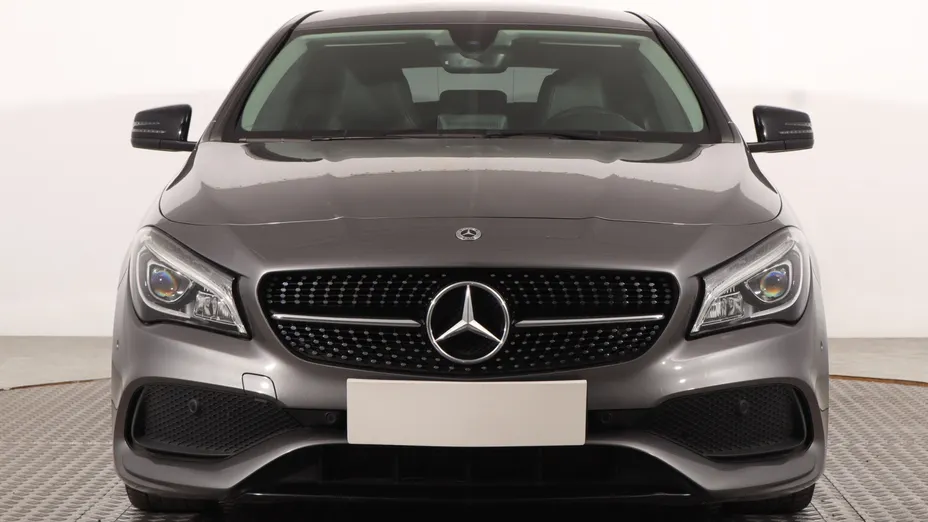 Mercedes CLA -
