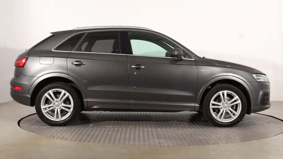 Audi Q3 -