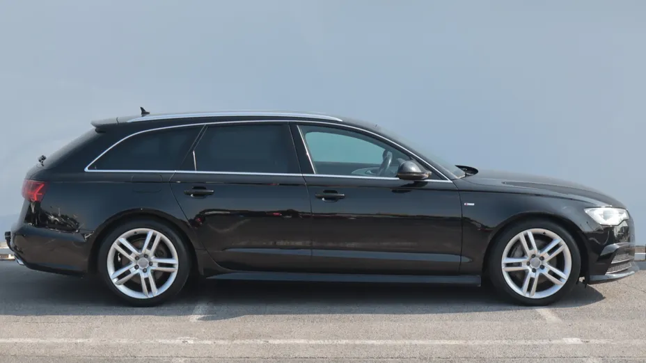 Audi A6 -
