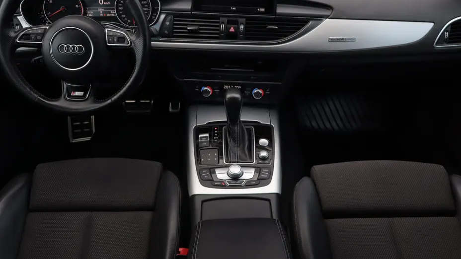 Audi A6 -