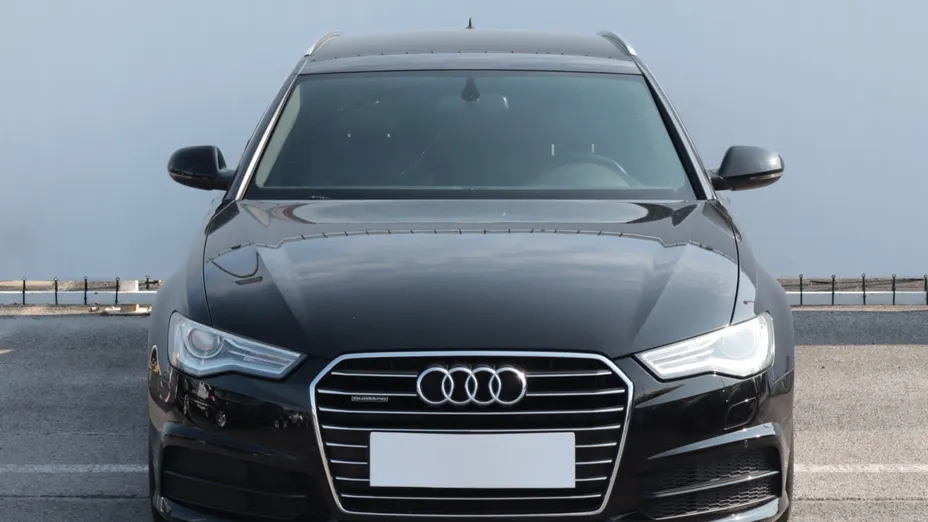 Audi A6 -