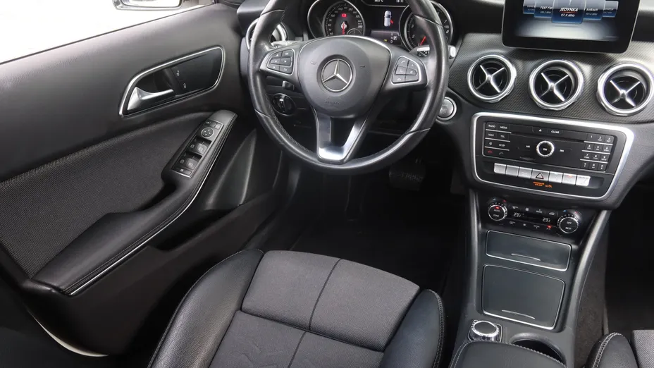 Mercedes GLA -