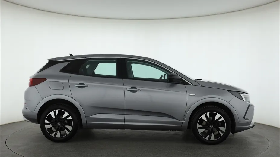 Opel Grandland -