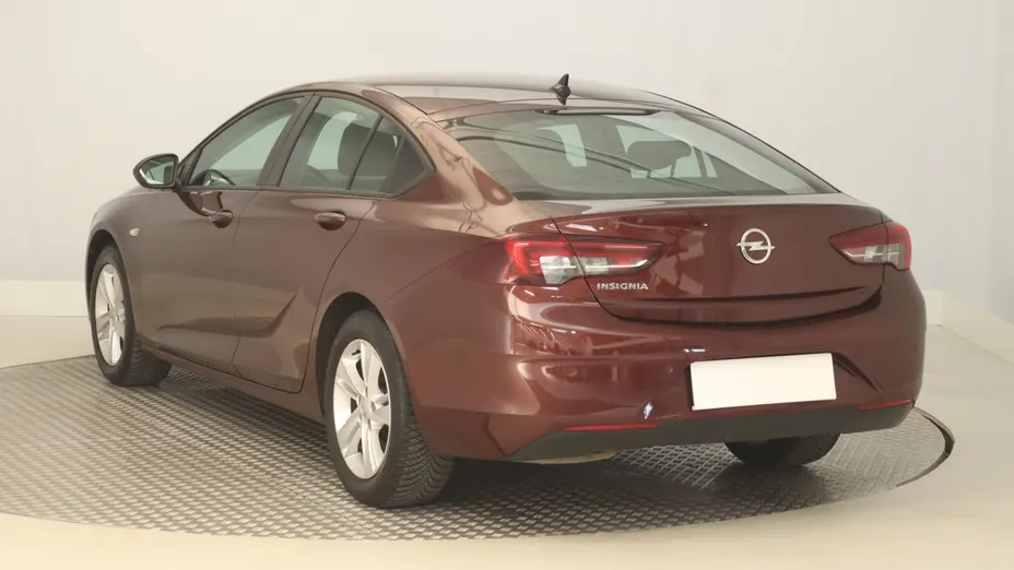 Opel Insignia -