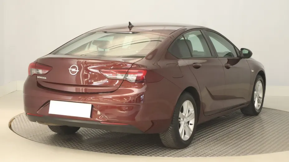 Opel Insignia -