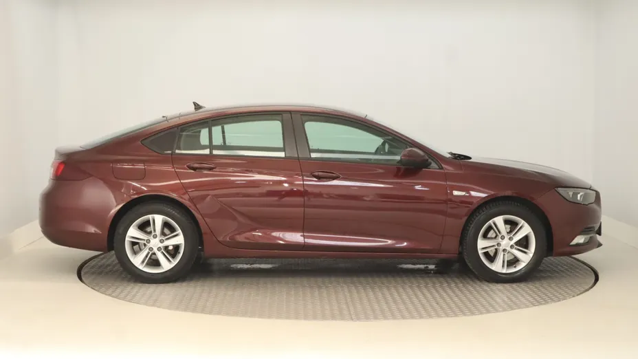 Opel Insignia -