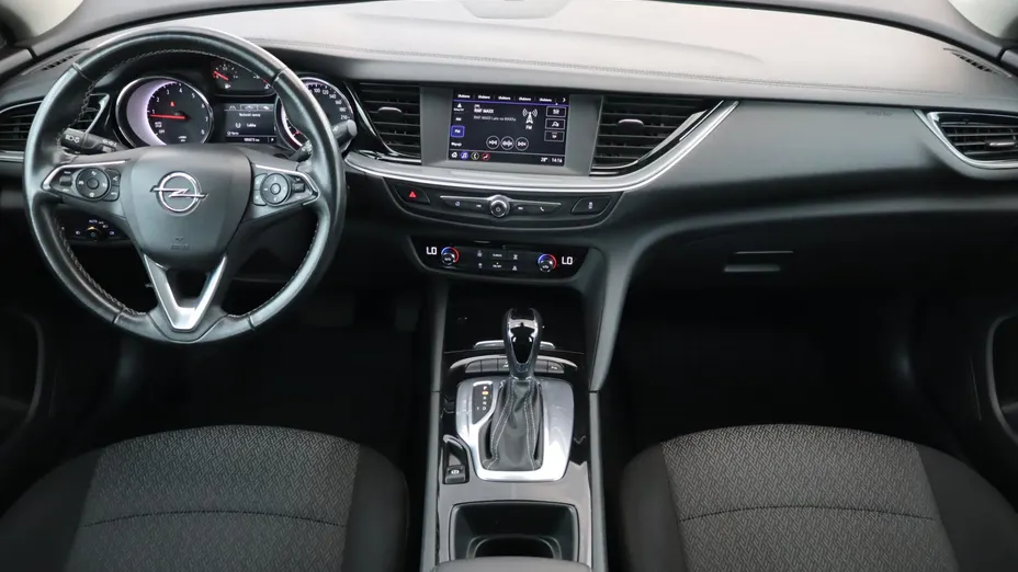Opel Insignia -