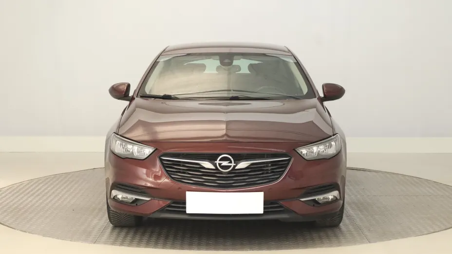 Opel Insignia -