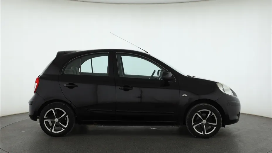Nissan Micra -