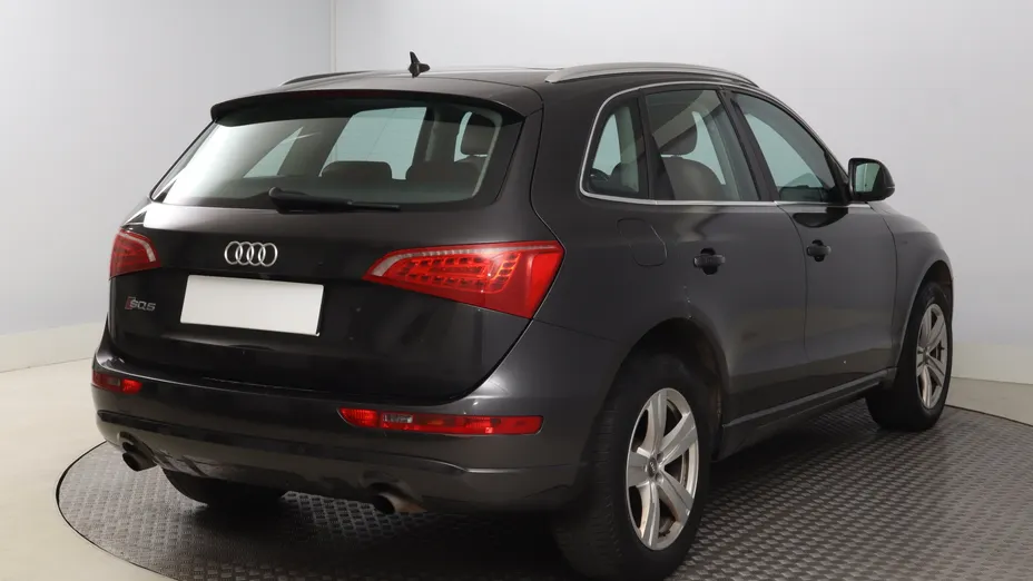 Audi Q5 -