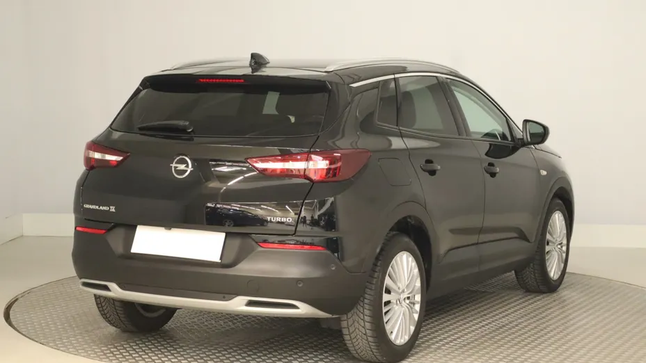 Opel Grandland -