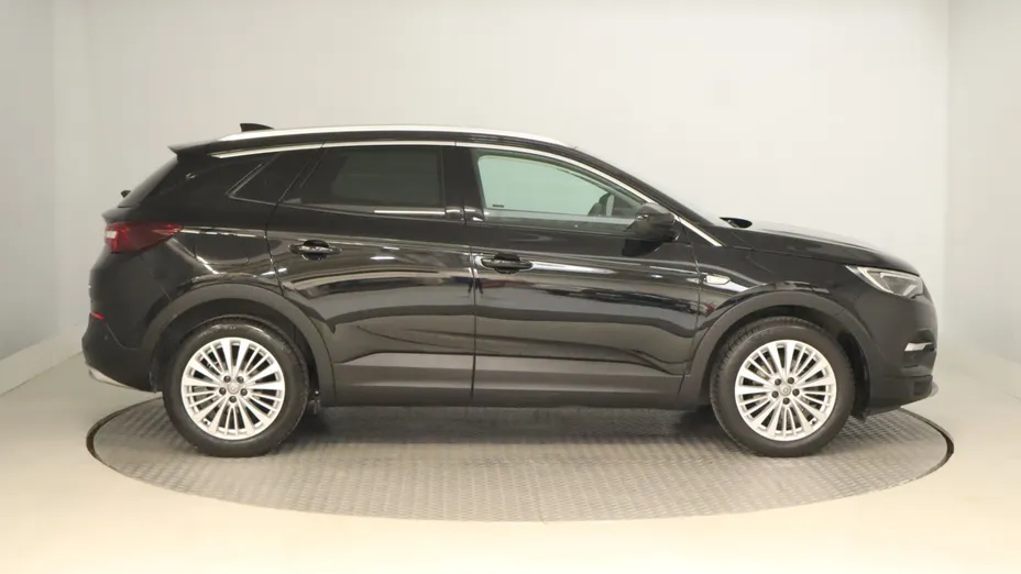 Opel Grandland -